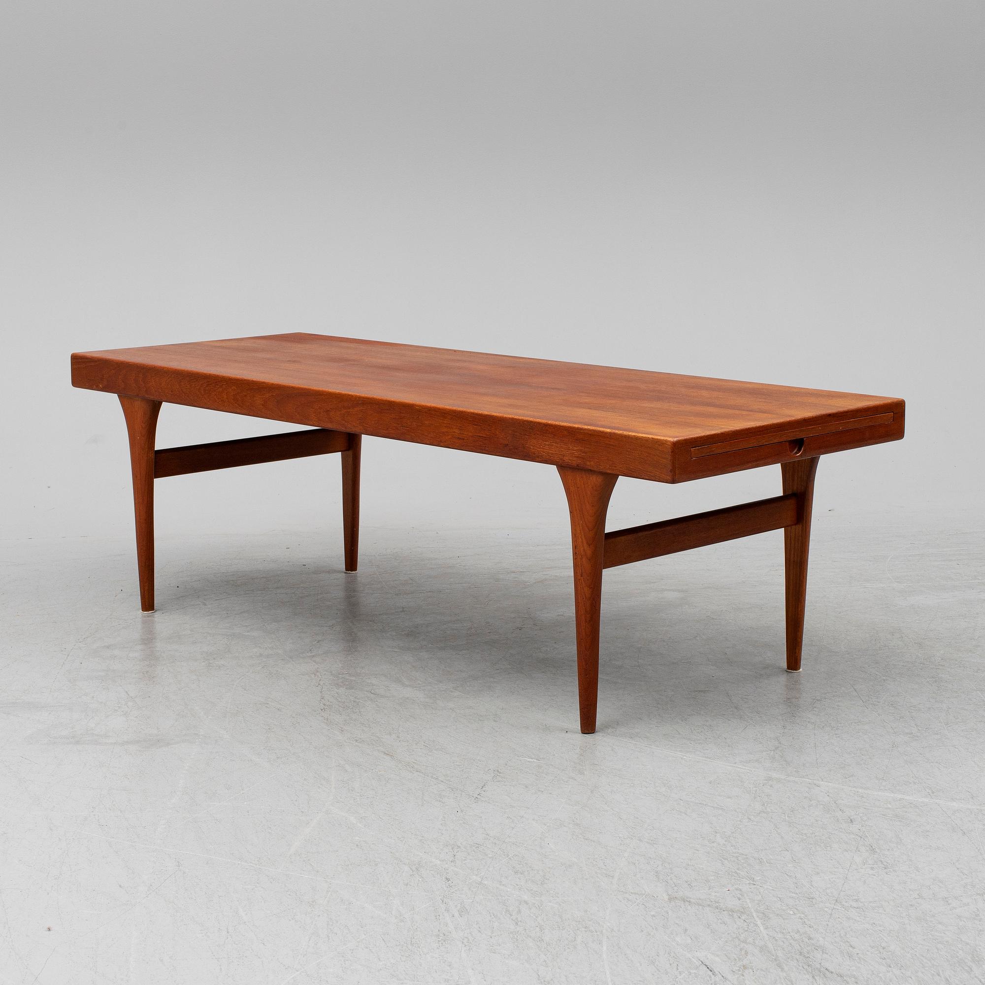 JOHANNES ANDERSEN, a teak veneered coffee table from CFC, Silkeborg, Denmark, 1950's/60's.