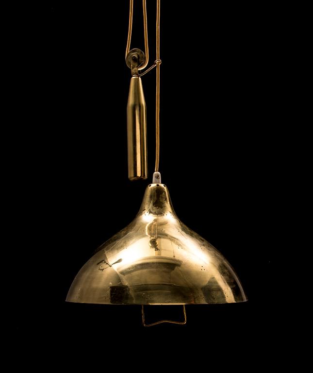 TAKLAMPA, Itsu, 1900-talets mitt. Höjd ca 70 cm.