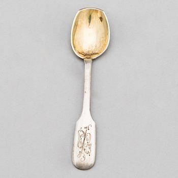 A 12-piece set of silver cutlery, a pair of salt cellars and salt spoons, Russia, around the turn of the 20th century.