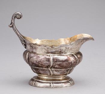 KAFFESERVIS, 3 delar, silver, rokokostil, bla Erik Jönsson, Skara, 1946 resp 48. Vikt ca 1440.