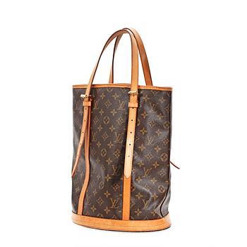 A monogram canvas handbag by Louis Vuitton, model "Bucket M42236".