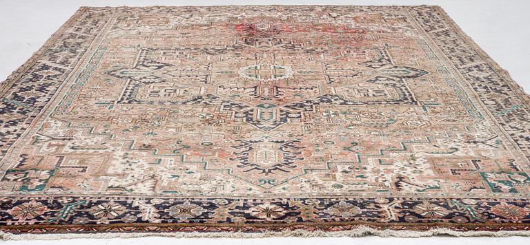 Rug, Heris, approx. 390 x 305 cm.