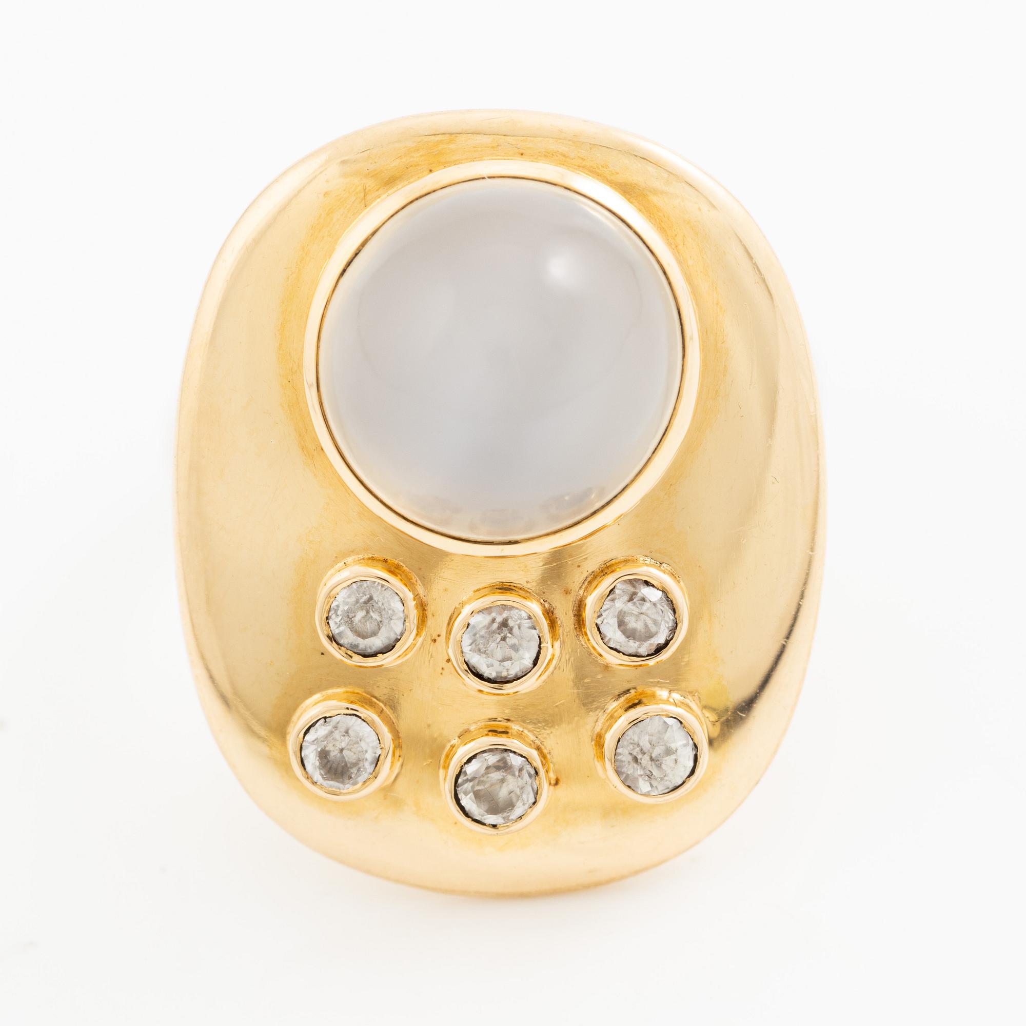 Ring, 18K guld och silver med vita stenar. Hugo Strömdahl, Stockholm 1961 och 1964.