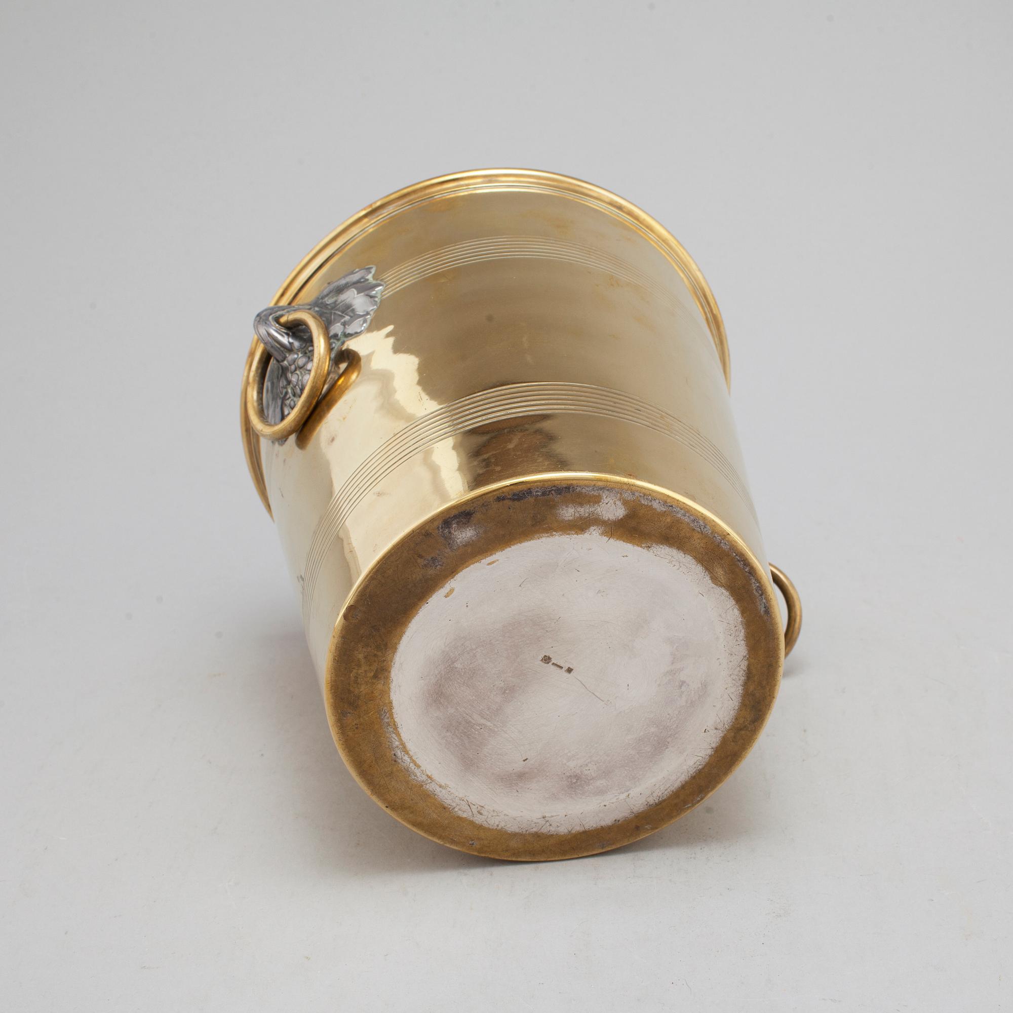 A mid 20th century champagne cooler.