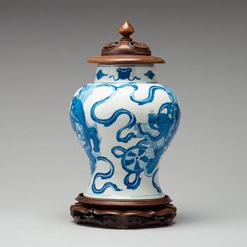 A blue and white vase, Qing dynasty (1664-1912).