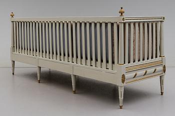 SOFFA, sengustaviansk, omkring år 1800.