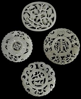 AMULETTER, 4 st, nefrit. Kina 1900-tal.