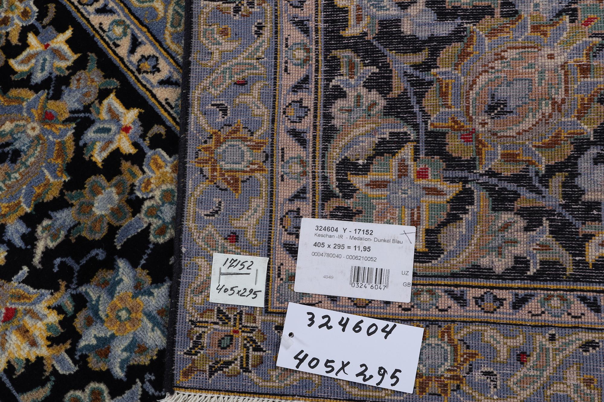 A carpet, Kashan, ca 405 x 295 cm.