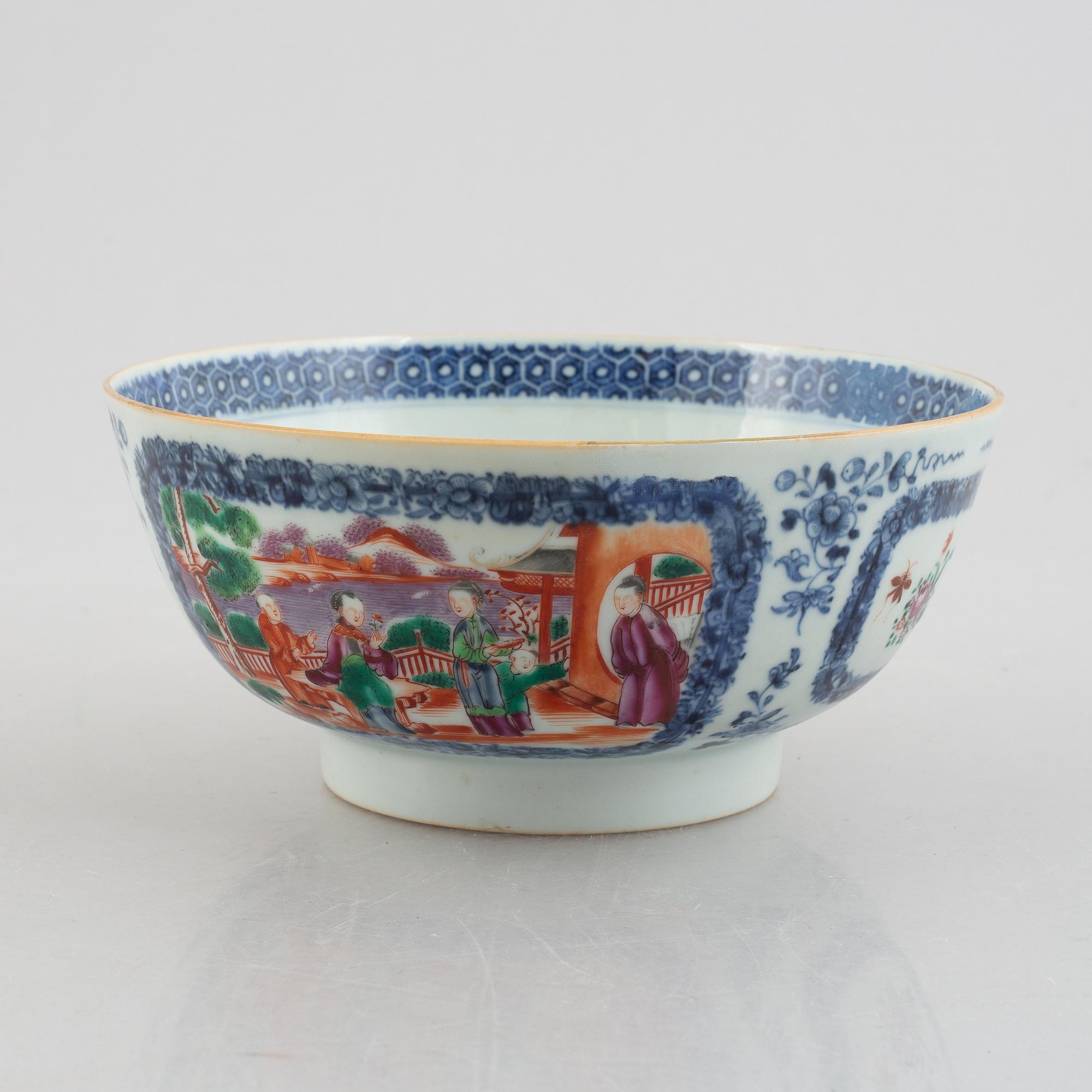 Nine pieces of Chinese porcelain, Qing dynasty, 18th-19th century.