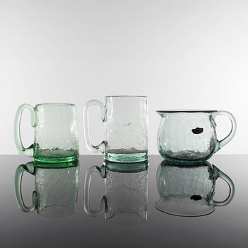 KARAFFER 7 st, sejdlar 2 st, potta och fyllehund, bl a Stockholms glasbruk, Skansen, Ture Berglund.