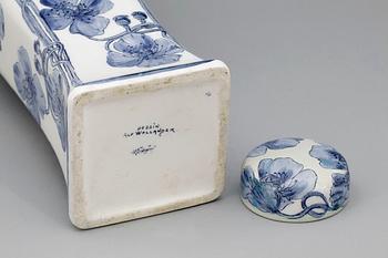 URNA MED LOCK, flintgods, Alf Wallander, Rörstrand, 1900-talets första hälft.