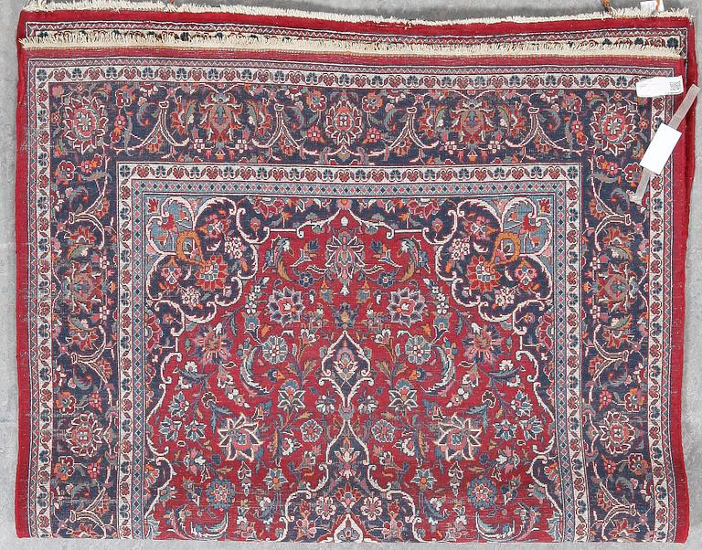 MATTA, old Meshed ca 210x132 cm.