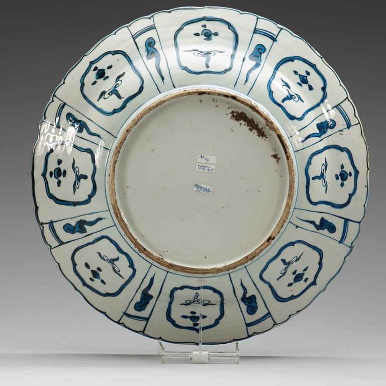 A blue and white charger, Ming dynasty, Wanli (1573-1613).