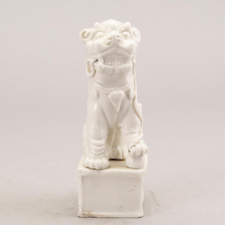 A Chinese blanc de chine joss stick holder, Qing dynasty, Kangxi (1662-1722).