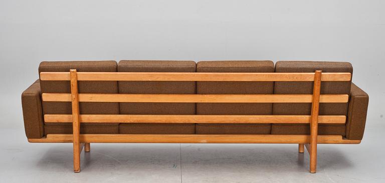 SOFFA, "GE 236/4", Hans J Wegner, 1960-tal.