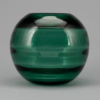 VAS, glas, Edward Hald, Orrefors, 1930, daterad och märkt HZ48 undertill.