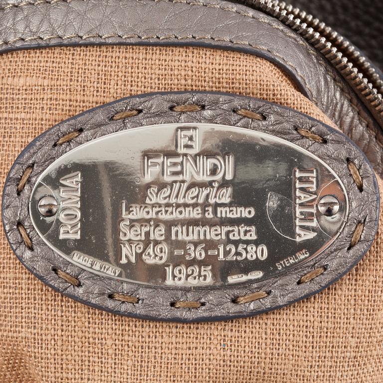 FENDI, a silvercolored leather handbag, "Baguette".