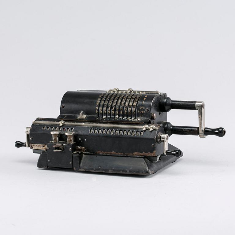 RÄKNEMASKIN, Original -Odhner. Göteborg, modell 7, 1930/40-tal.