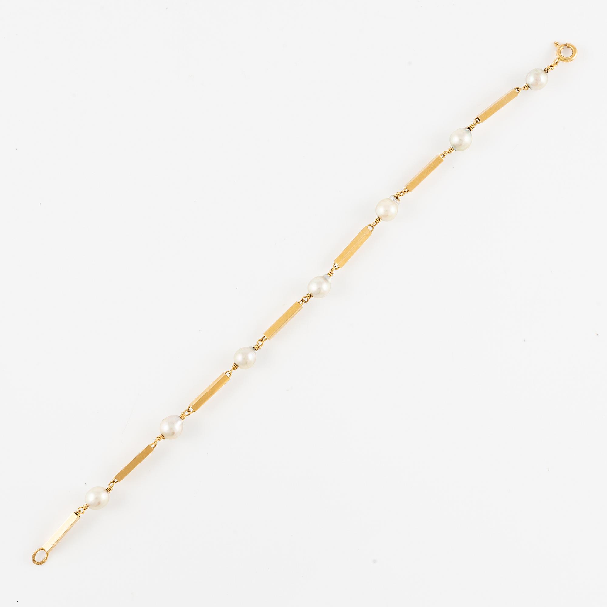 Bracelet, 18K gold with pearls.