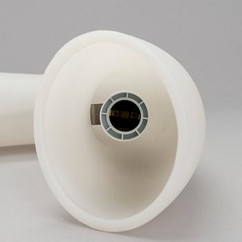 Eero Aarnio, pöytävalaisin "Swan" Melaja Oy, 2007.