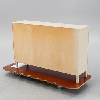 Carl Malmsten, sideboard, "Herrgården", Åfors Möbelfabrik, daterad 1980.