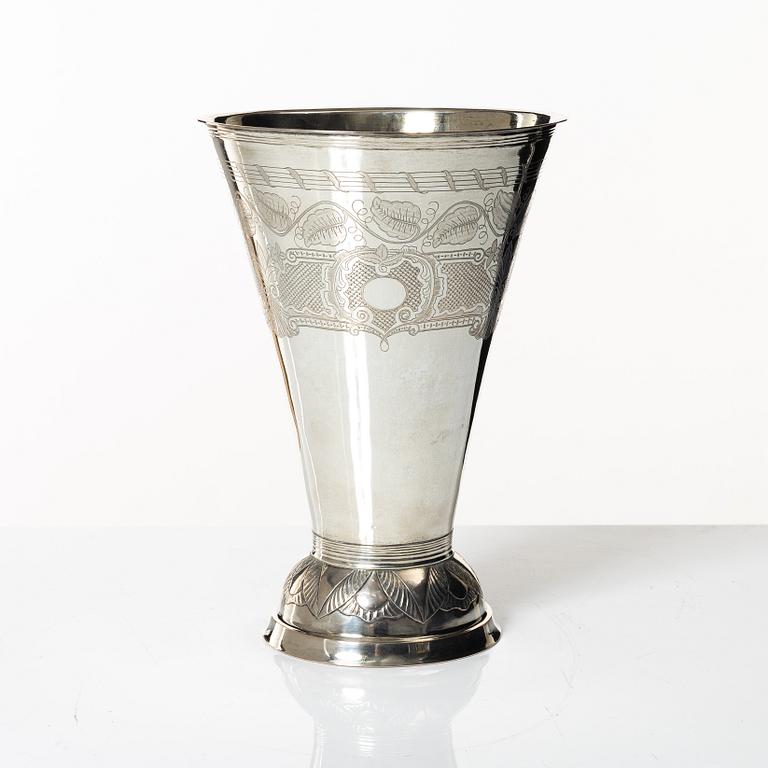 Bägare, silver, sannolikt Söderhamn, stämplad 1837 och 1838.