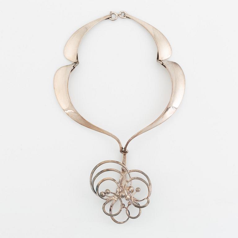 Theresia Hvorslev, a sterling silver necklace with pendant, Lidköping 1975.