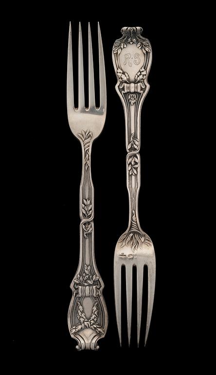 SIX FABERGÉ KNIVES AND FORKS, silver, Moscow 1899-1908.