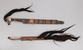 KNIV s k mandau SAMT KOGER, orientaliska 1900-tal.