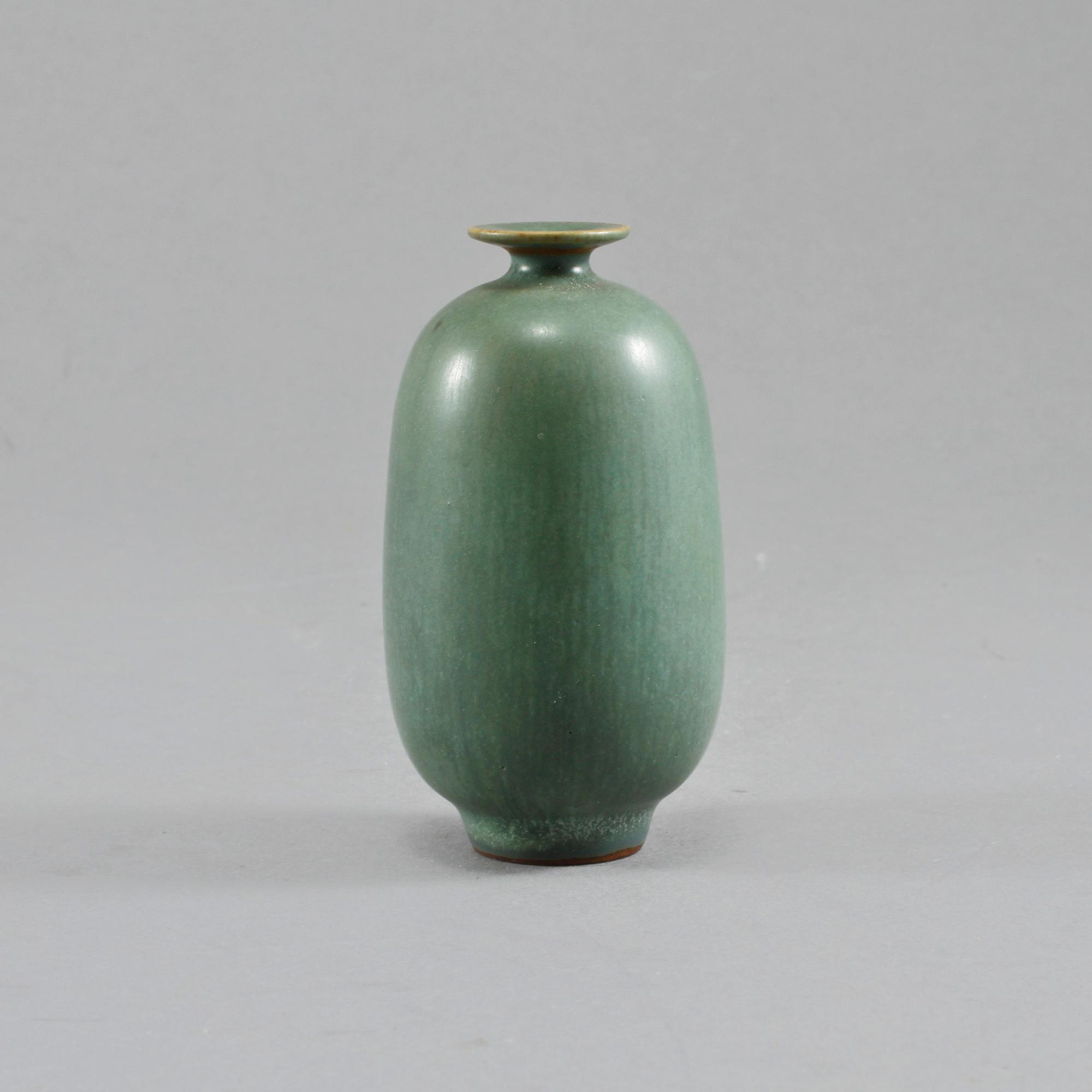 MINIATYRVAS, stengods, Berndt Friberg, Gustavsbergs studio, 1900-talets tredje kvartal.