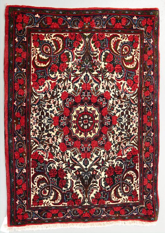 MATTA, old Bidjar. Ca 105x80 cm.