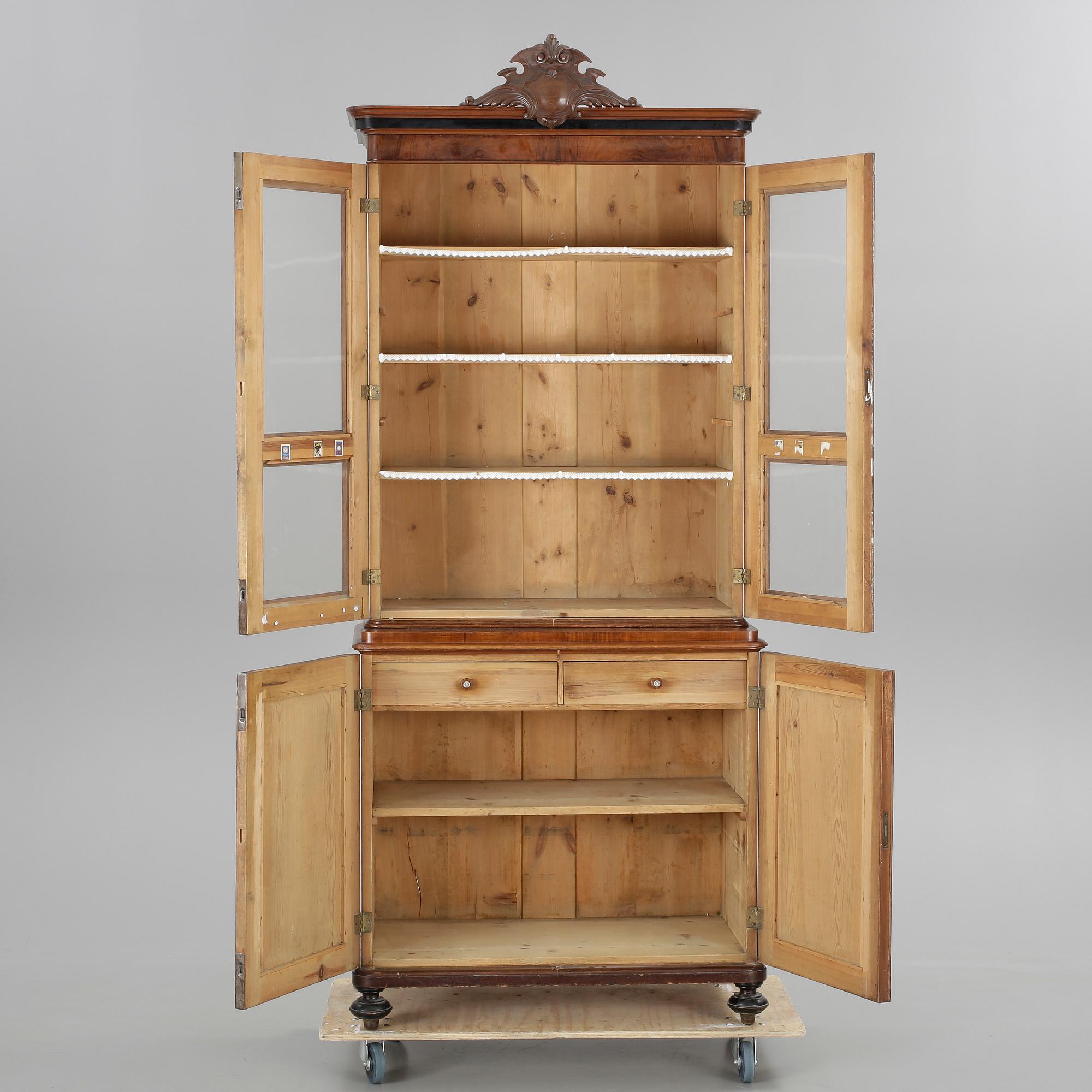 BOKSKÅP, 1800-talets andra hälft.