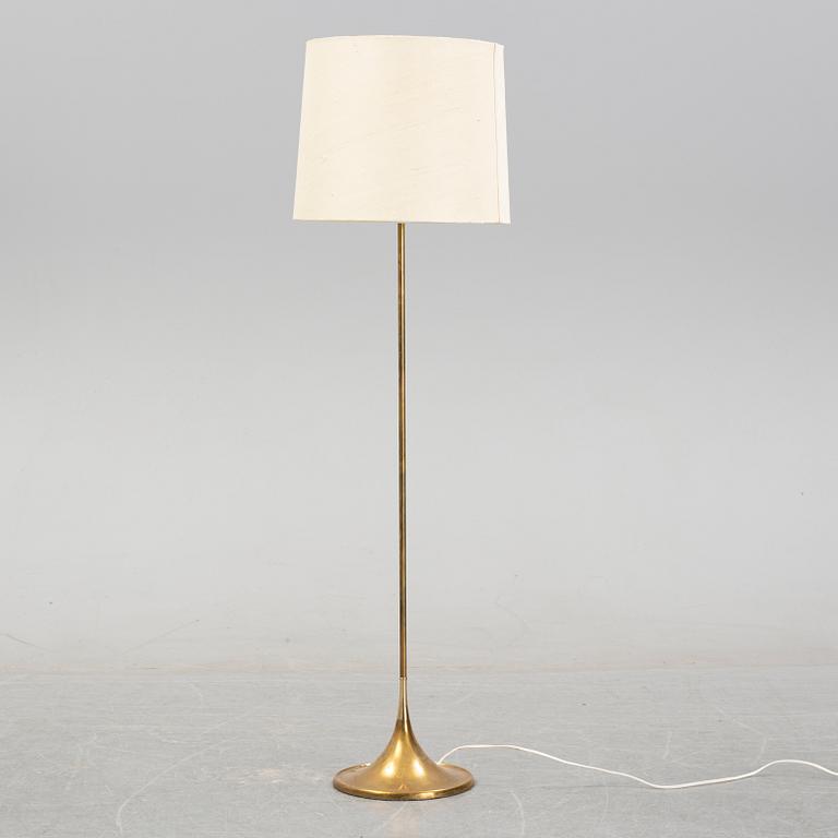 Alf Svensson & Yngvar Sandström, a brass 'G-024' floor lamp for Bergboms.