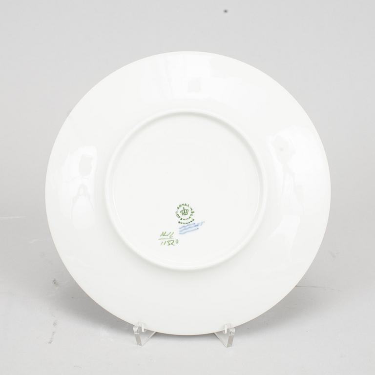 A Royal Copenhagen porcelain service "Blå vifte" by Arnold Krog, 28 pcs, Denmark.