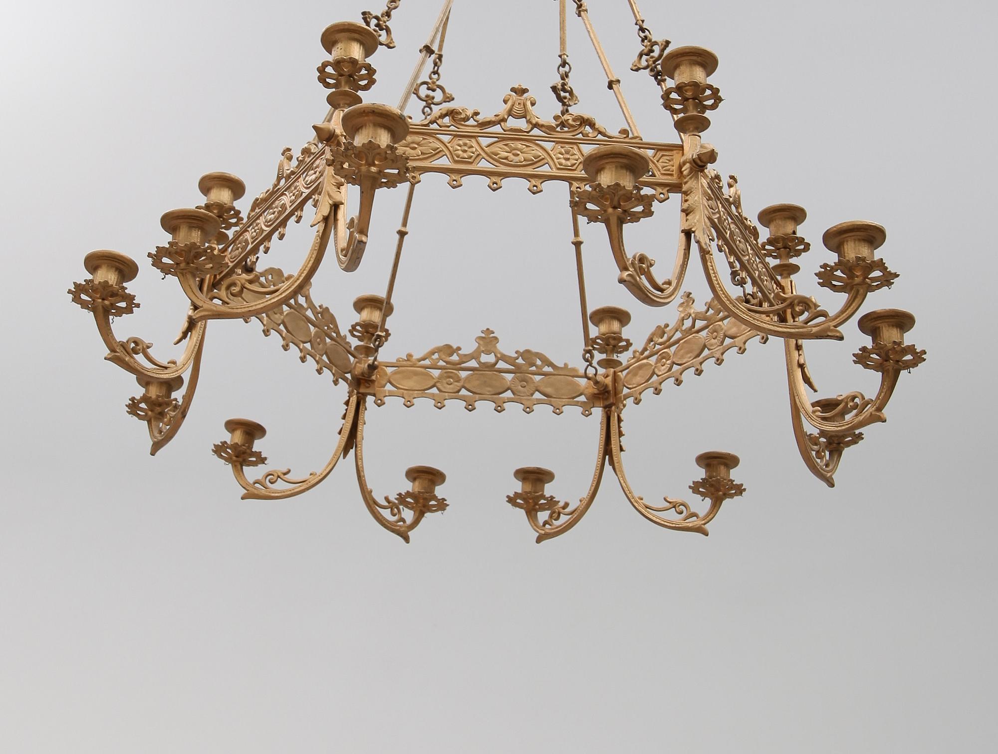 TAKKRONA, 1800-talets andra hälft. Höjd ca 80 cm.