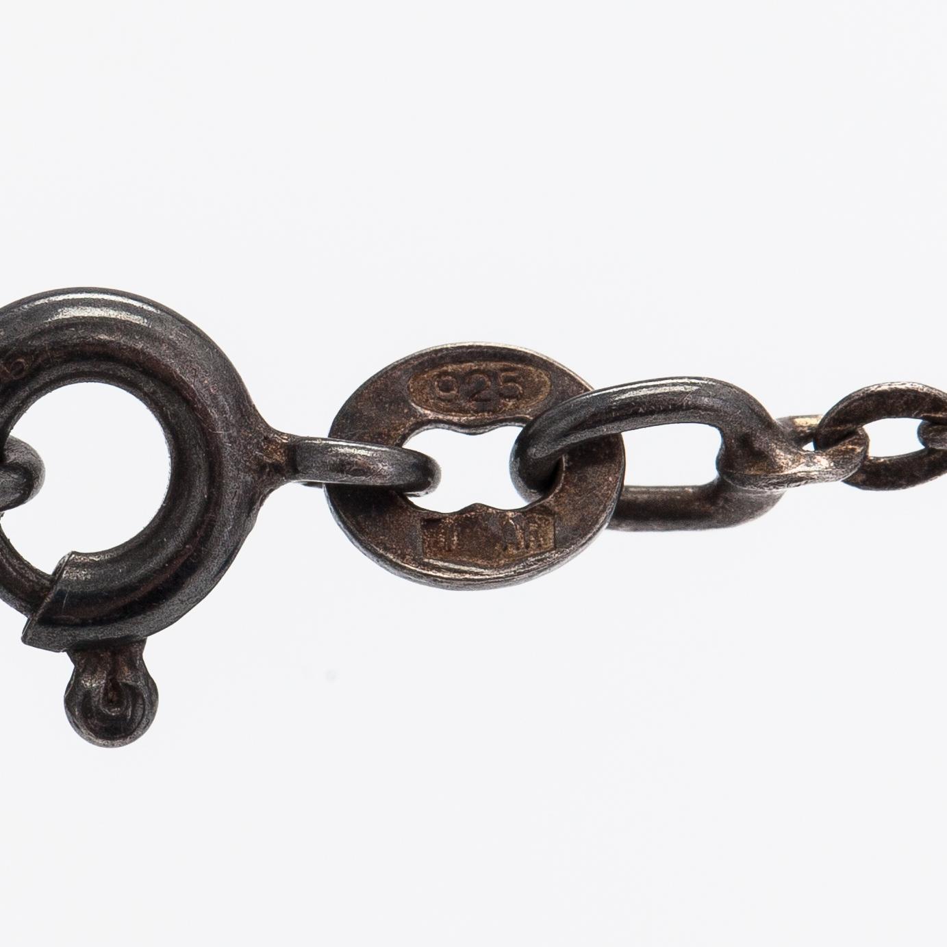 Tapio Wirkkala, Halsband "Päron", sterlingsilver. Kultakeskus, Tavastehus 1975.