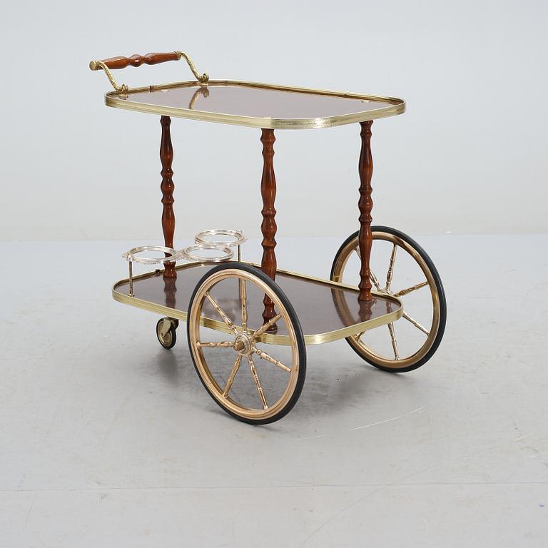 SERVERINGSVAGN, 1900-talets andra hälft.