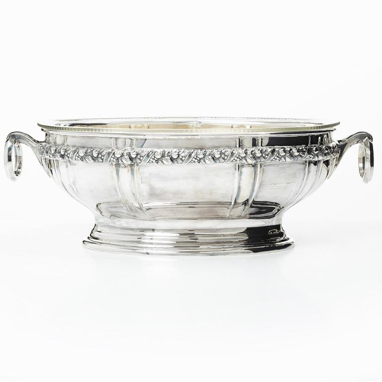 Silver jardinière with glass liner, Swedish import mark from Gothenburg 1924.
