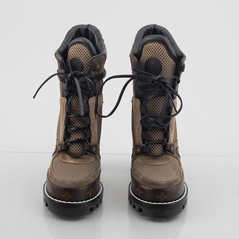 Louis Vuitton, ankle boots, "Star Trail", size 38.
