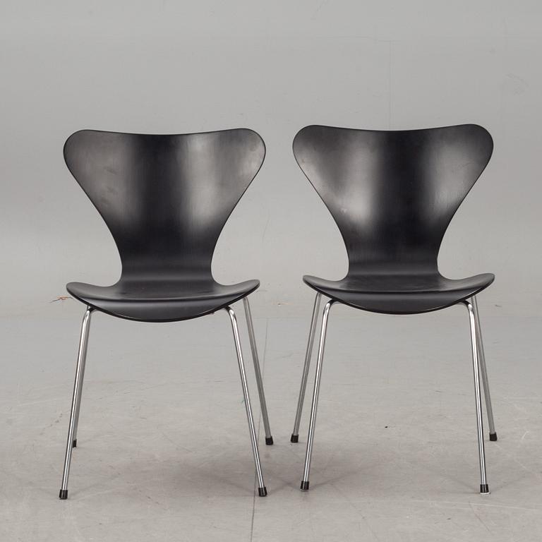 STOLAR, ett par, "Sjuan", Arne Jacobsen, Fritz Hansen.