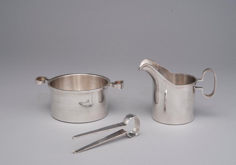 Bertel Gardberg, A SILVER SUGAR BOWL, CREAMER AND SUGAR TONGS.