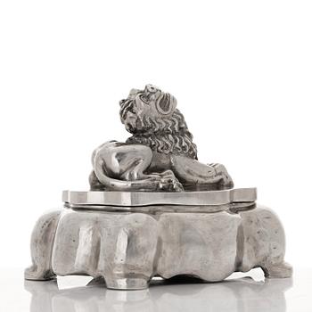 Anna Petrus, a polished pewter inkstand, Herman Bergman, Stockholm 1932.