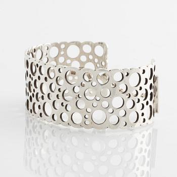 Liisa Vitali, armring, "Leppäkerttu", silver.