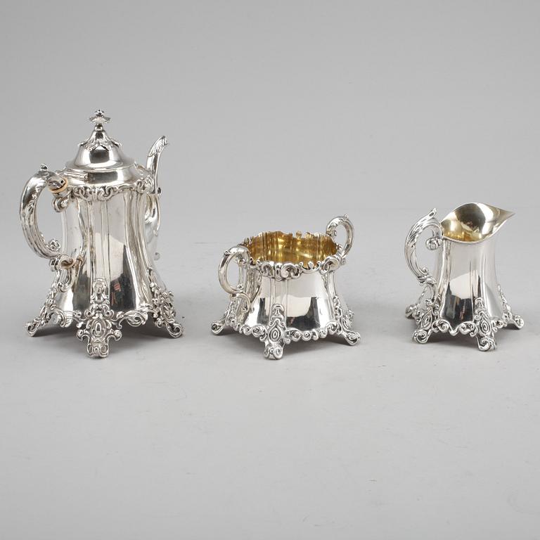 KAFFESERVIS, 3 delar, silver, firma Gustaf Möllenborg, 1905. Totalvikt ca 896 gram.