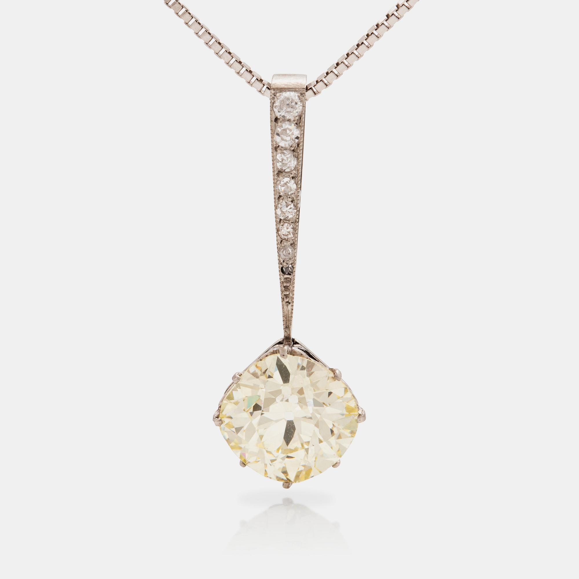 HÄNGE, Art Deco, med gammalslipad diamant ca 4.10 ct, samt kedja. Kvalitet ca L-M/VS.