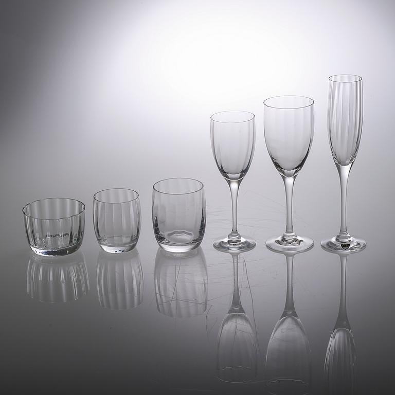 SERVISGLAS, 34 delar, "Optica", Gunnar Cyrén, Orrefors, 1900-talets andra hälft.