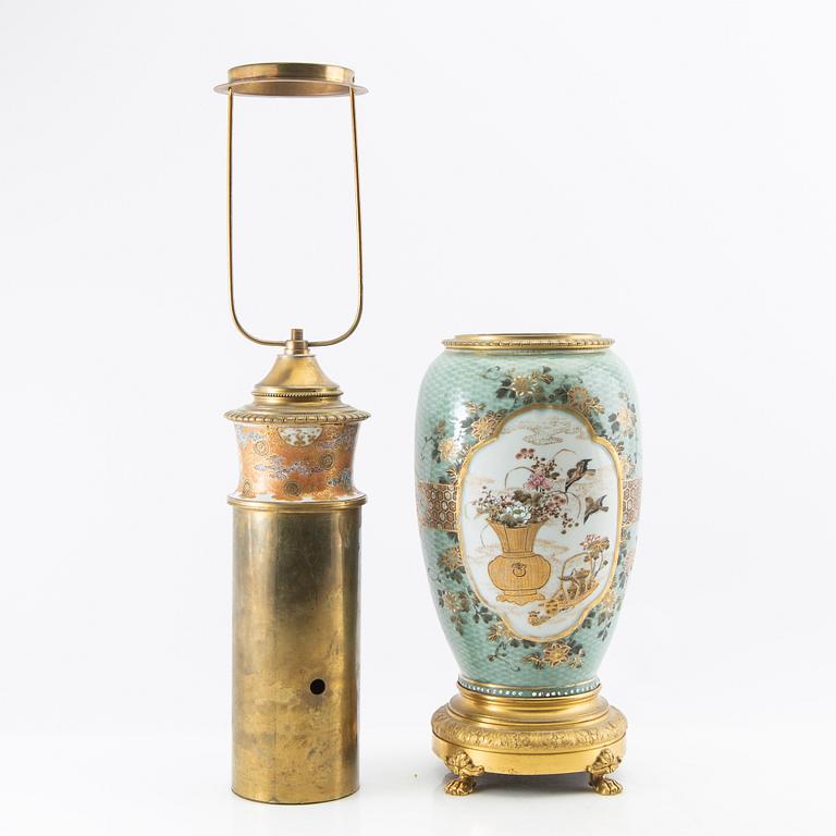 Bordslampa troligen Japan tidigt 1900-tal porslin och metall.
