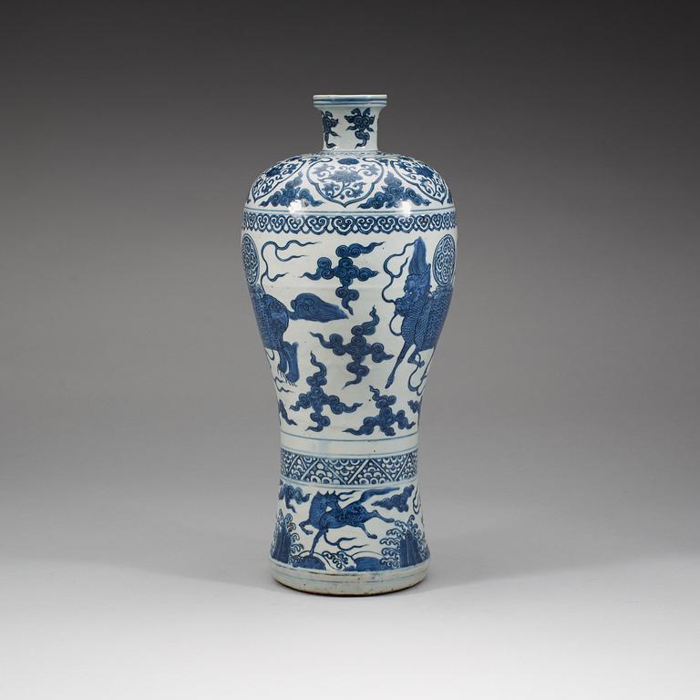 MEIPINGVAS, porslin. Mingdynastin, Wanli (1572-1620).