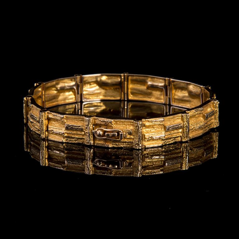 ARMBAND, 18K guld. Björn Weckström, Lapponia 1972. Vikt ca 28,7 g.