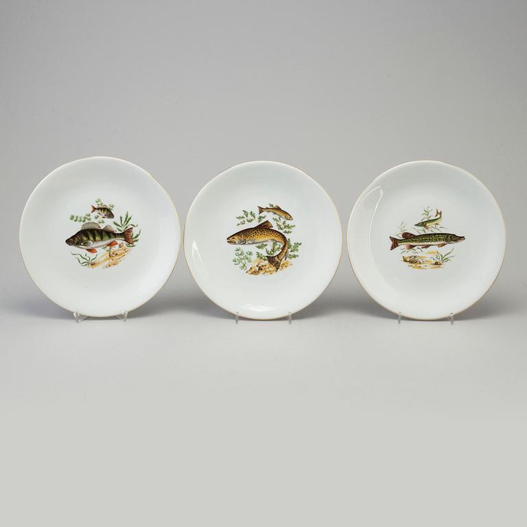 A 9 pieces second half of the 20th century porcelain table ware from Porzellan-Manufaktur Händel, Bavaria, Germany.